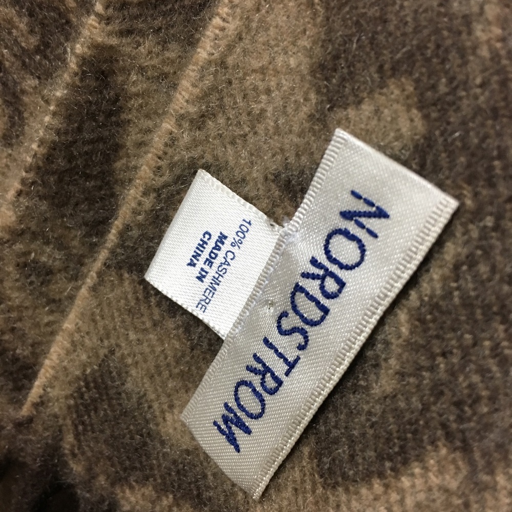Cashmere wrap - Picture 2 of 2